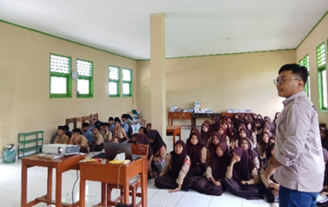 Gambar presentasi budidaya cacing dan maggot di SMP, di Cicurug Sukabumi